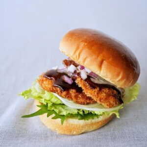 あわじ島バーガー 淡路島オニオンキッチン本店 バス旅淡路島 さあ 気軽な バス旅 へ 別世界観を体験できる癒しで人気の淡路島は 実はお手軽な バス旅 がオススメです